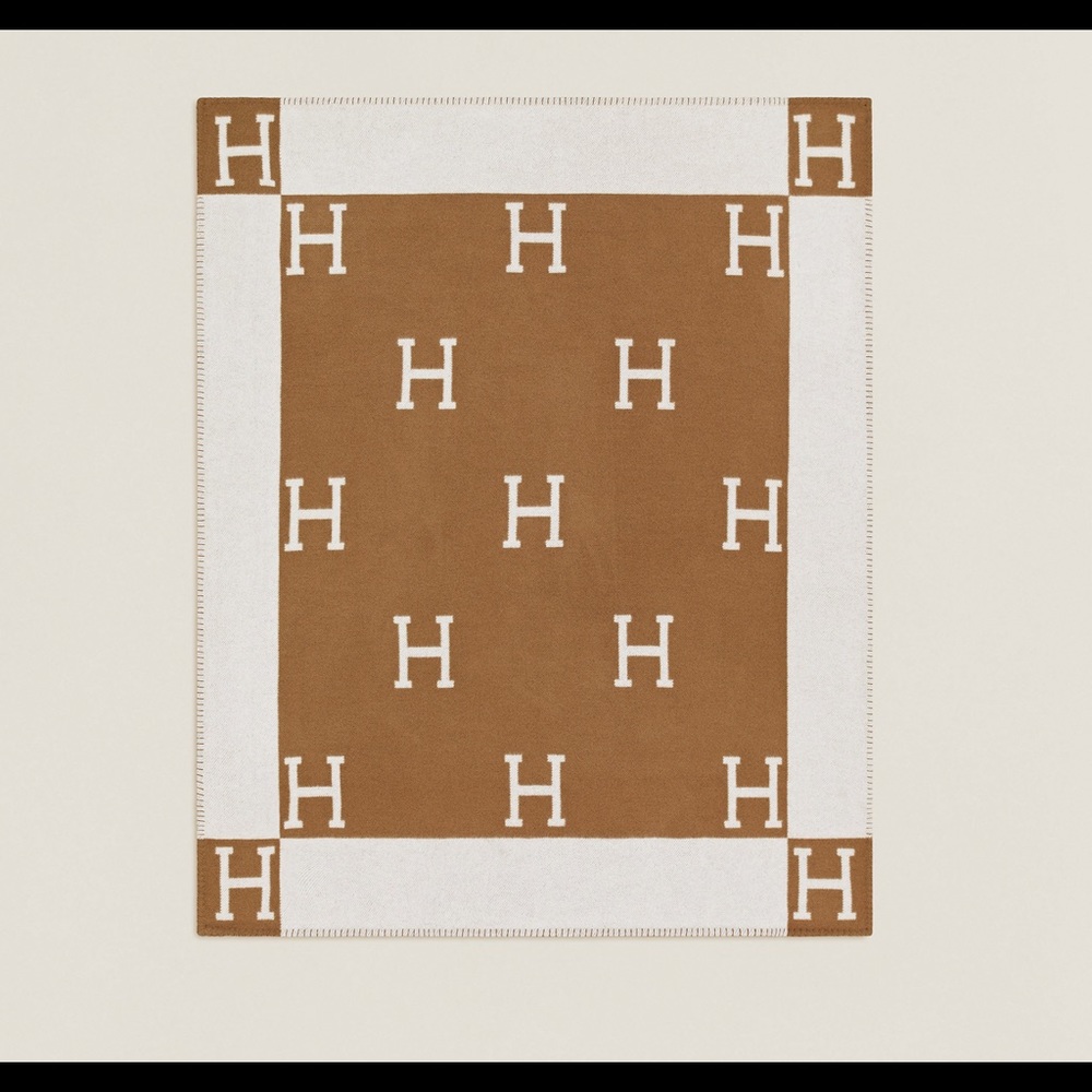 Hermes Avalon blanket in ecru / camel . Brand new in box !!!